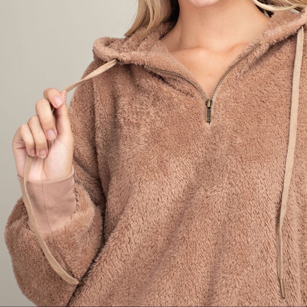 LAST CLEARANCE‼️5 🌟Faux Fur Hoodie - Picture 3 of 5